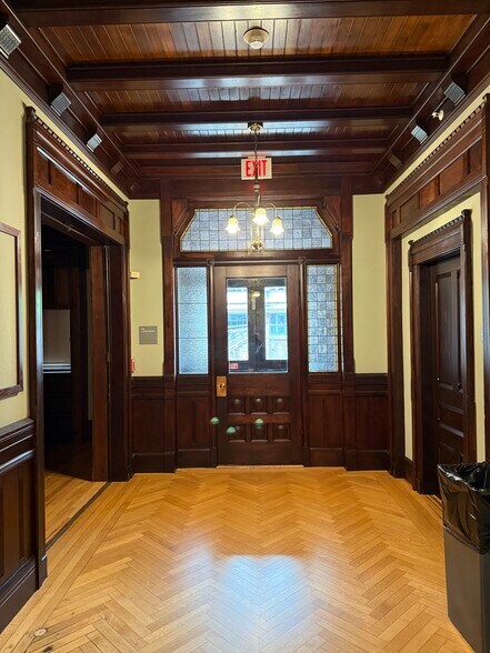 More Photos Of 16 Claremont St, Worcester Specialty For Sale