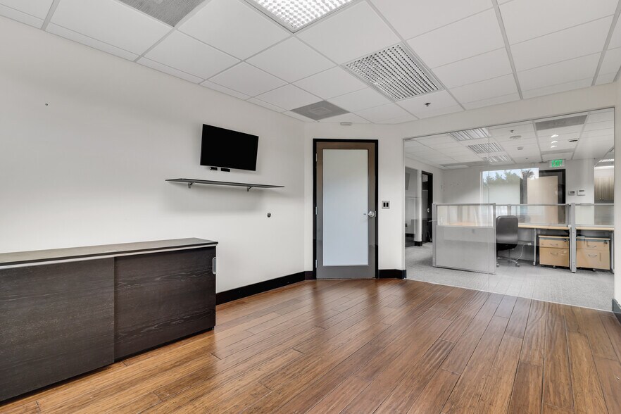More Photos Of 12595 SW 137th Ave, Miami Office Residential For Lease