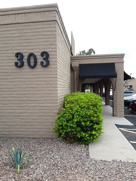 More Photos Of 303 W Van Buren St, Avondale Storefront Retail Office For Lease