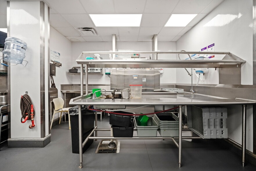 More Photos Of 14 Folly Field Rd, Hilton Head Island Restaurant For Sale