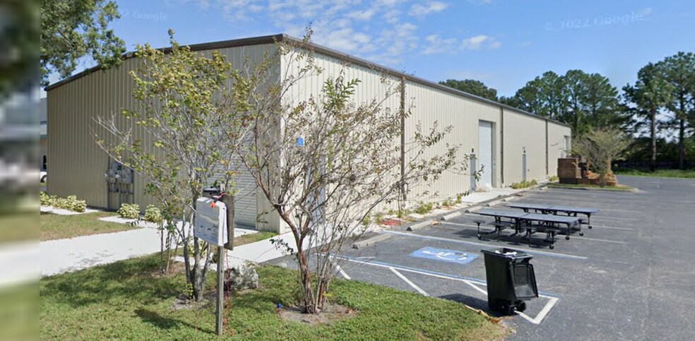 More Photos Of 12481 Creekside, Largo Warehouse For Lease