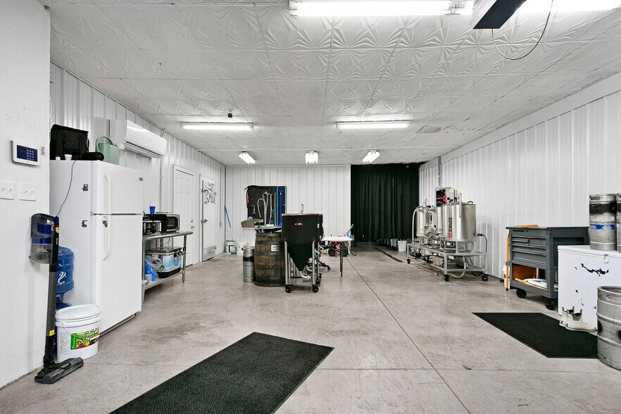 More Photos Of 120 M.L.K. ave, Lebanon Bar For Sale