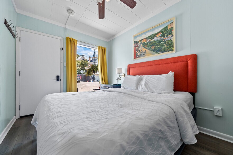 More Photos Of 741 Park Ave, Hot Springs Hotel For Sale