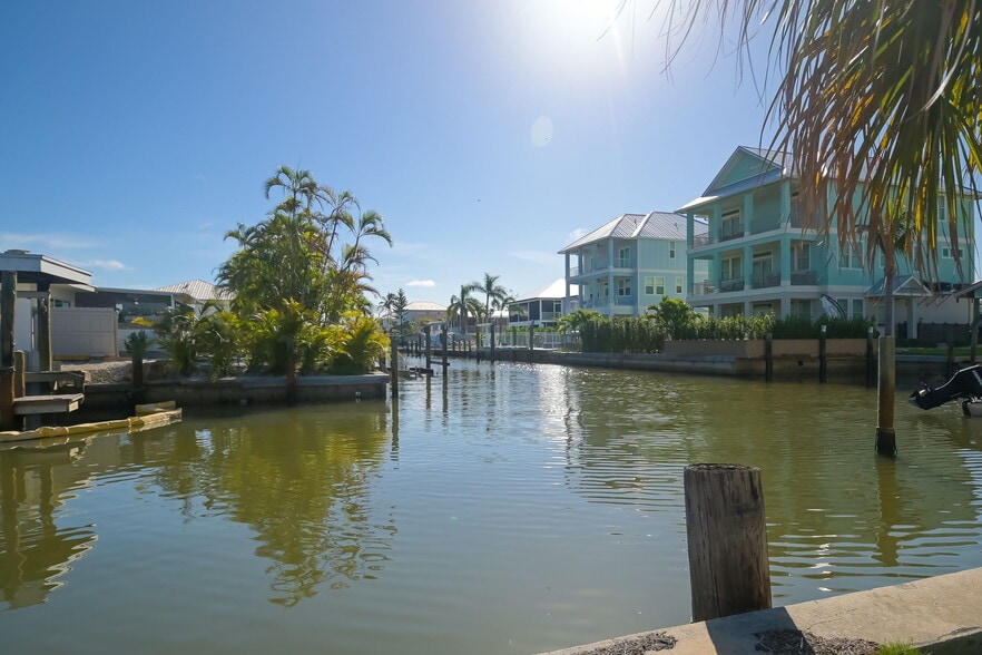 More Photos Of 6101 Estero Blvd, Fort Myers Restaurant For Sale