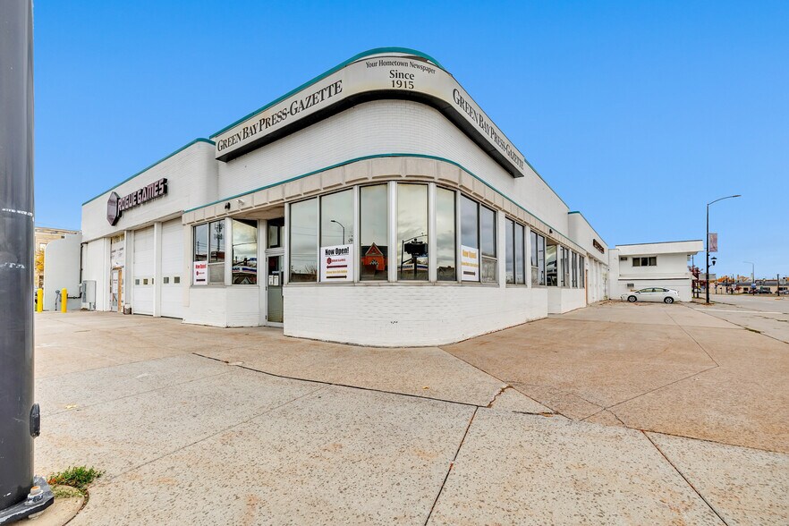 More Photos Of 533 E Walnut St, Green Bay Freestanding For Lease