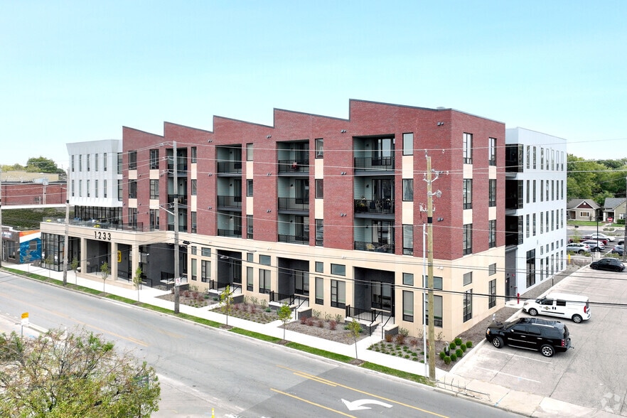 More Photos Of 1233 Shelby St, Indianapolis Apartments For Lease