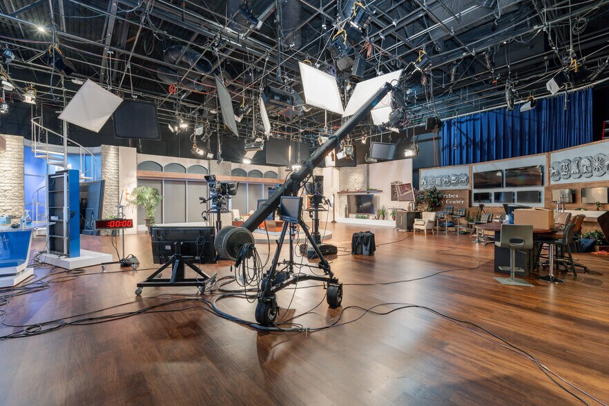 More Photos Of 2235 W Alice Ave, Phoenix Research And Development For Sale