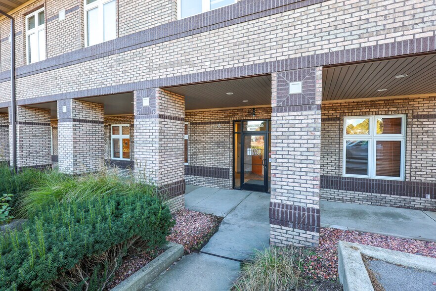 More Photos Of 877 Forest Hill Ave SE, Grand Rapids Medical For Lease
