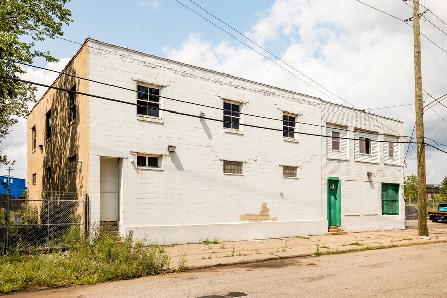 More Photos Of 3143 Bellevue St, Detroit Warehouse For Sale