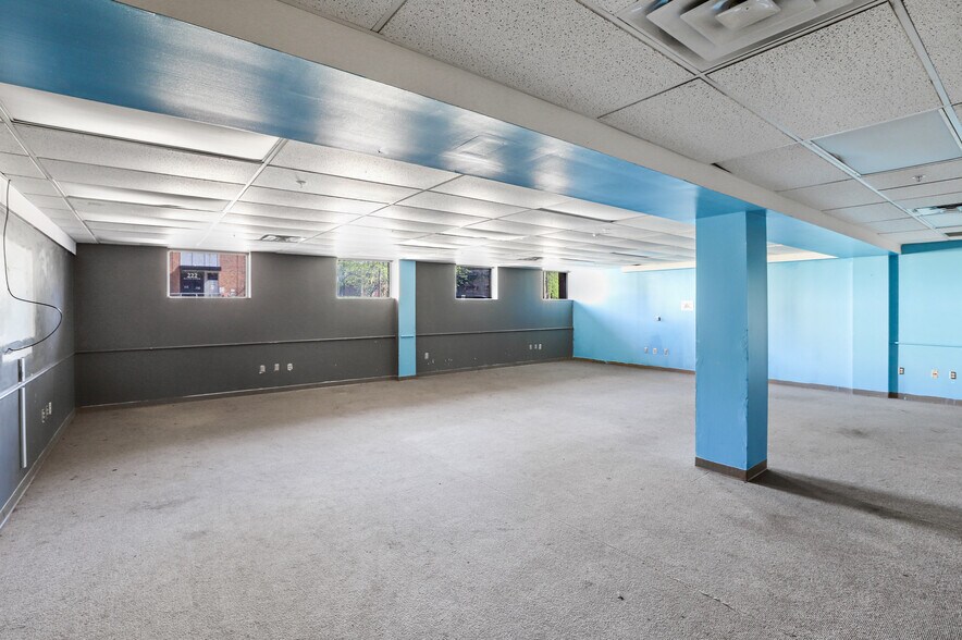 More Photos Of 184 Salem Ave, Dayton Office Residential For Lease