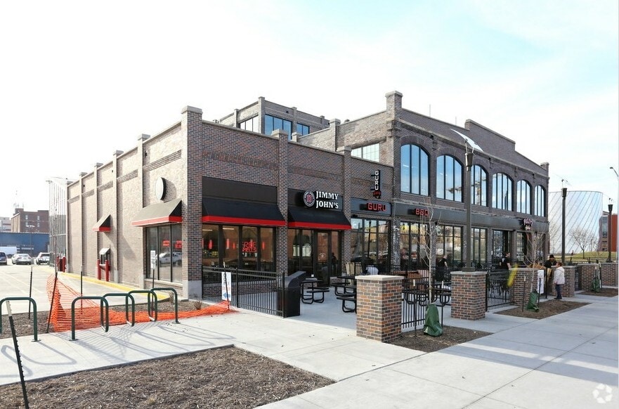 More Photos Of 300 W Martin Luther King Jr Pkwy, Des Moines General Retail For Lease