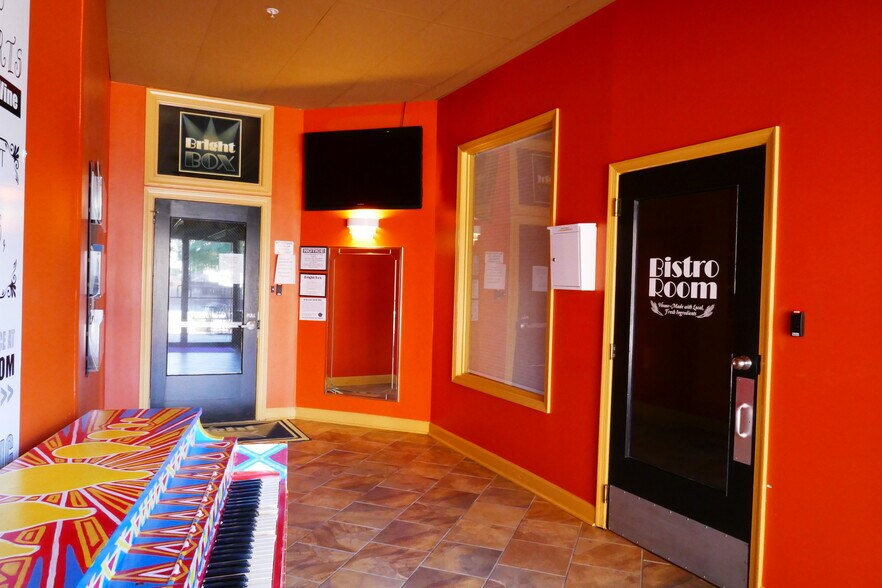 More Photos Of 9 N Loudoun St, Winchester Office For Sale