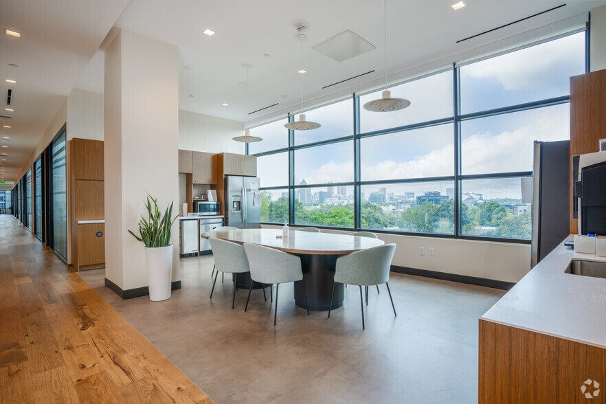 More Photos Of 1055 Howell Mill Rd, Atlanta Office For Lease
