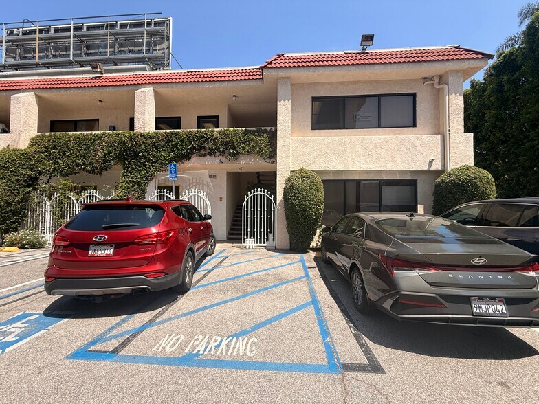 More Photos Of 15450 Ventura Blvd, Sherman Oaks Medical For Lease