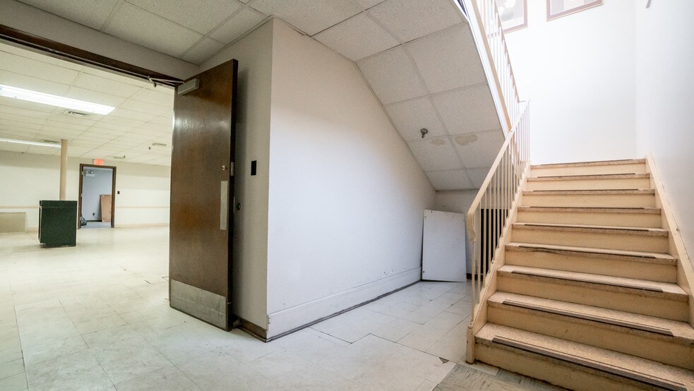 More Photos Of 7007 Calumet Ave, Hammond General Retail For Sale