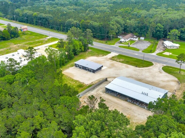 More Photos Of 9343 S US Highway 69, Huntington Showroom For Sale
