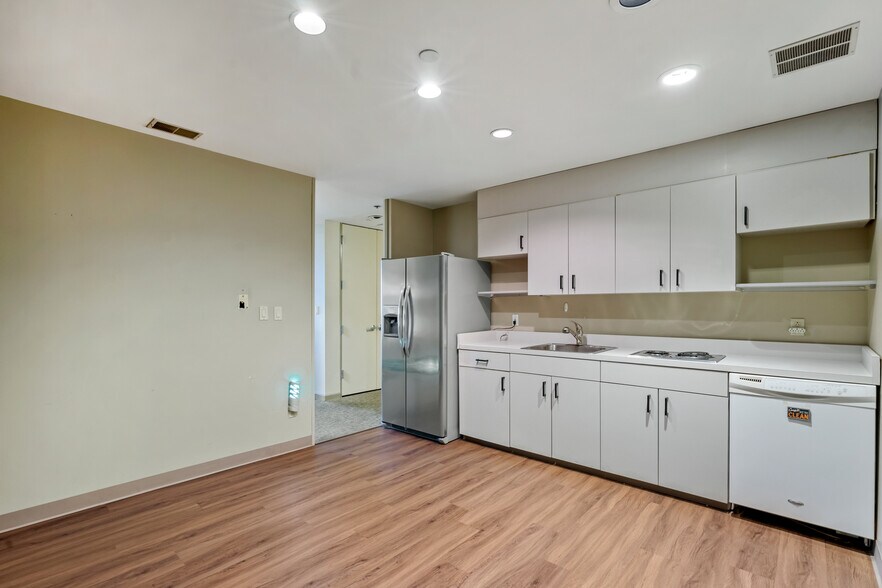 More Photos Of 1301 Grandview Ave, Pittsburgh Office For Sale