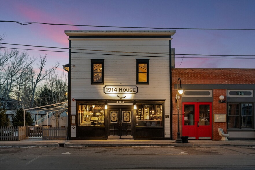 More Photos Of 121 E 2nd Ave, Niwot Restaurant For Sale