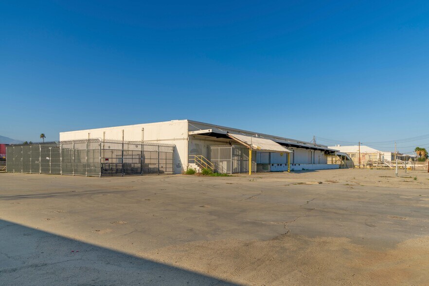 More Photos Of 82219 Market St, Indio Warehouse For Sale