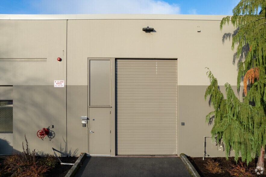 More Photos Of 4900-4916 NE 122nd Ave, Portland Unknown For Lease