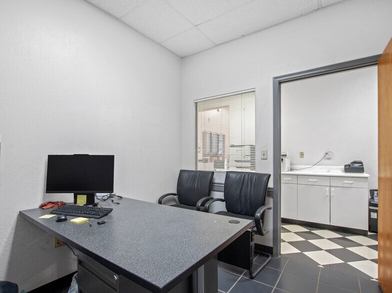 More Photos Of 2560 E Main St, Mesa Freestanding For Sale