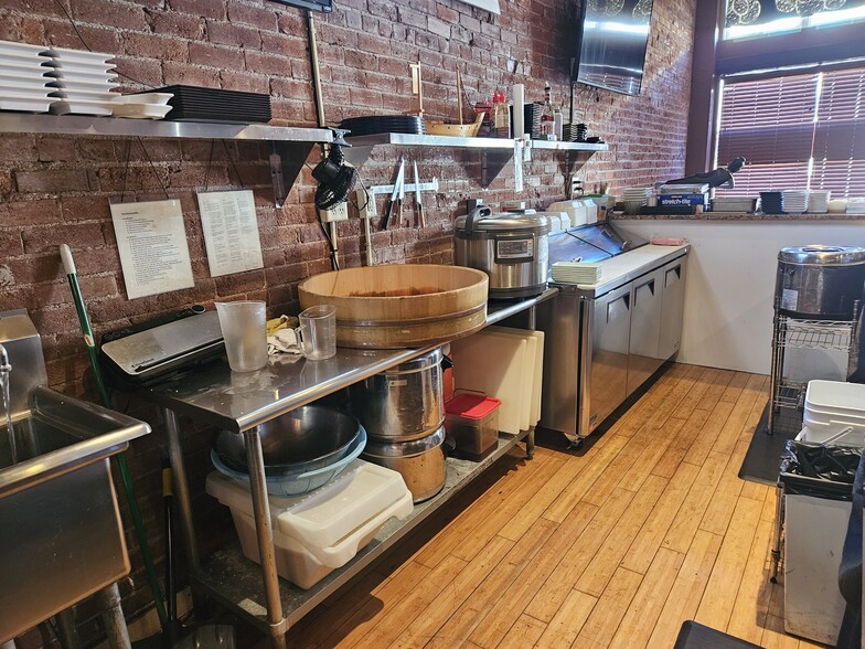 More Photos Of 309 E Center St, Pocatello Specialty For Sale