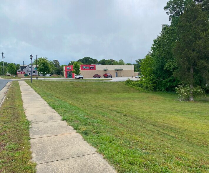 More Photos Of 511 Main St W, Locust Land For Sale