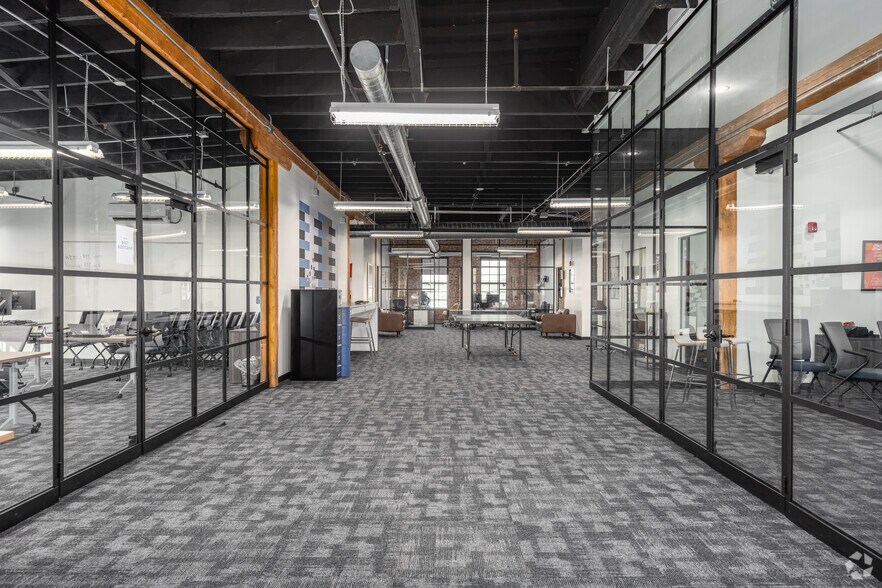 More Photos Of 101 N Haven St, Baltimore Showroom For Lease