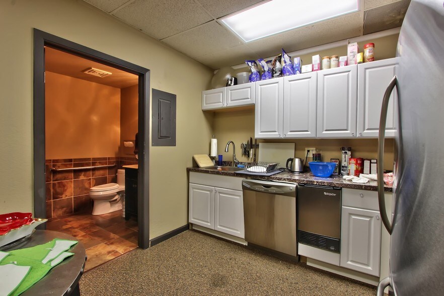 More Photos Of 9701 Fair Oaks Blvd, Fair Oaks Office For Sale