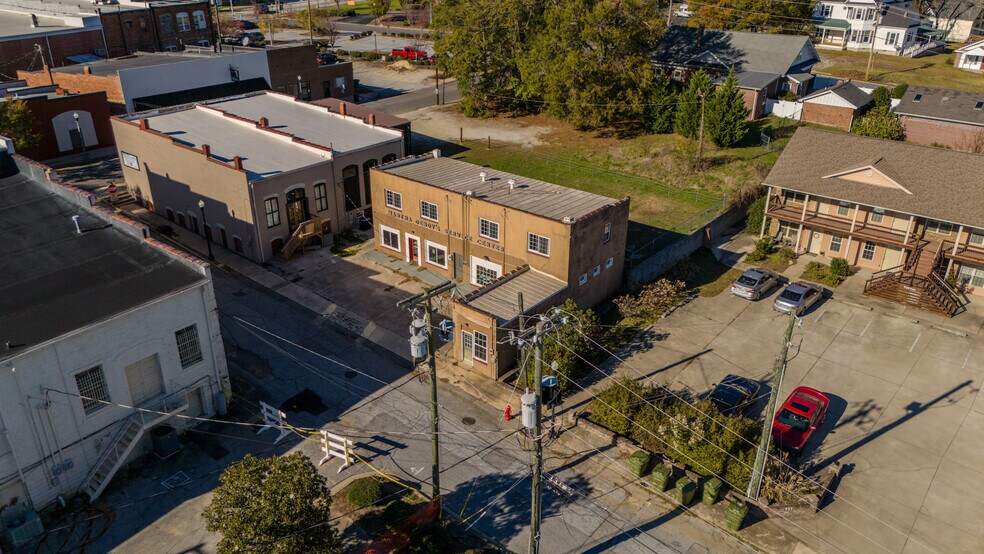 More Photos Of 105 Enterprise St, Clinton Storefront Retail Residential For Sale