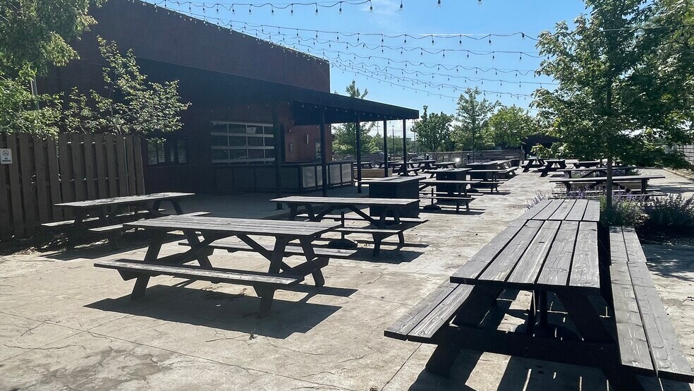 More Photos Of 24619 Chagrin Blvd, Beachwood Freestanding For Lease