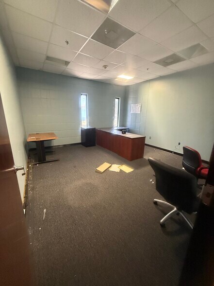 More Photos Of 911 N Frio St, San Antonio Manufacturing For Lease