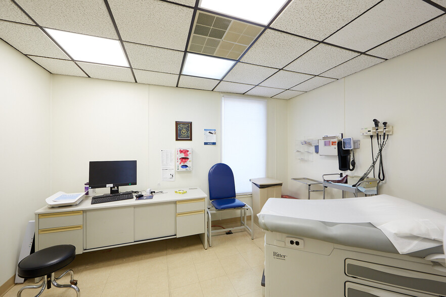 More Photos Of 2792 Egypt Rd, Audubon Medical For Sale