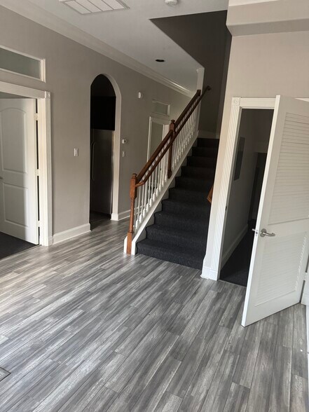 More Photos Of 25511 Budde Rd, The Woodlands Office For Lease