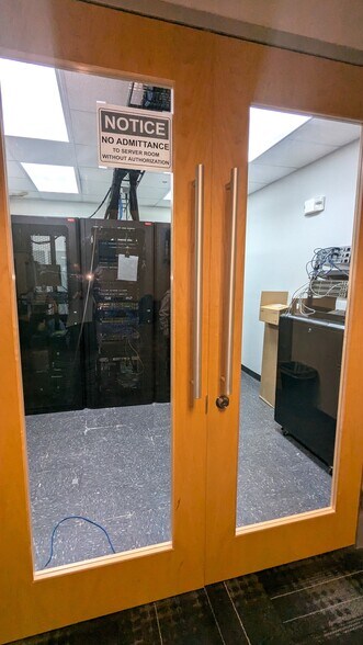 More Photos Of 5402 W Laurel St, Tampa Loft Creative Space For Sale