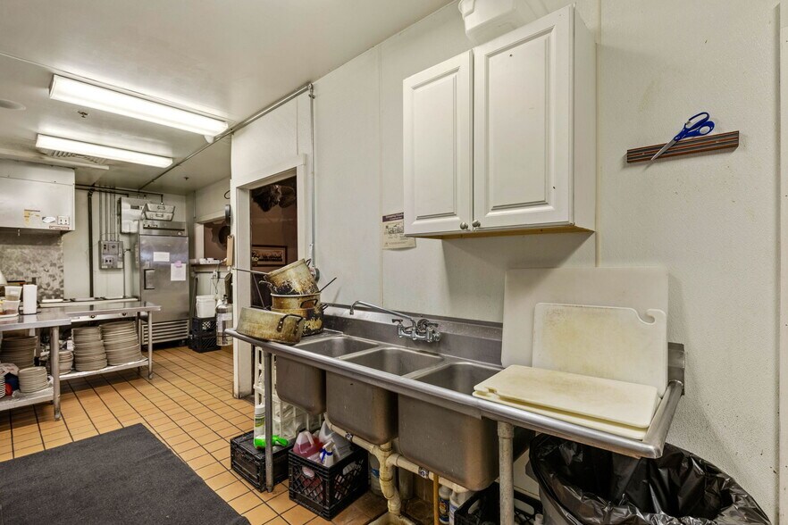 More Photos Of 5100-N Star Blvd, Great Falls Storefront Retail Office For Sale