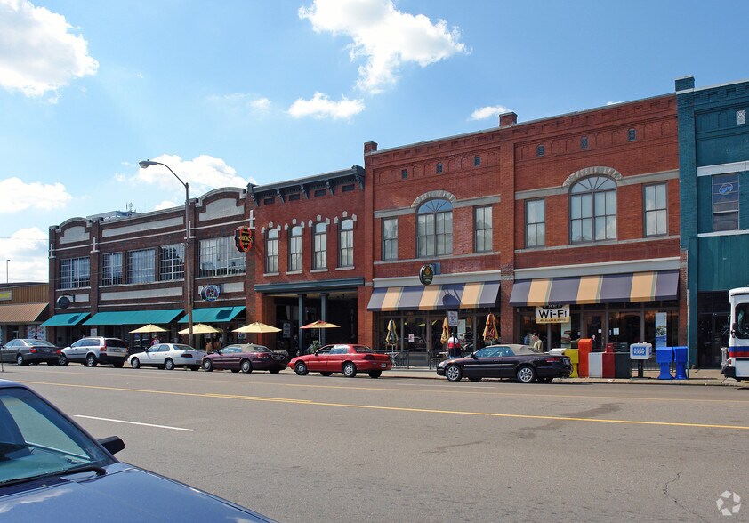 More Photos Of 420 Broad St, Chattanooga Storefront For Lease