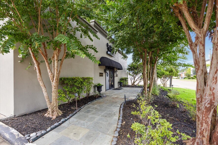 More Photos Of 5455 Dashwood Dr, Bellaire Medical For Lease