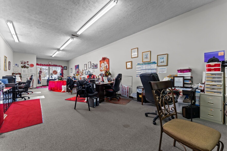 More Photos Of 402-406 Harris Ave, Raeford Storefront Retail Office For Sale