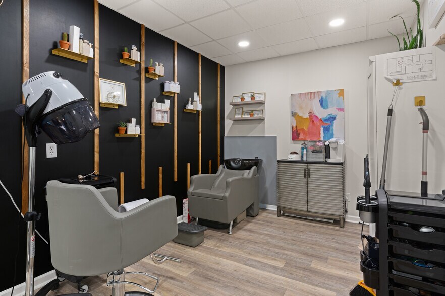 More Photos Of 100-126 Island Professional Park, Saint Simons Island Office For Sale