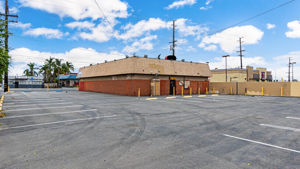 More Photos Of 14318 Western ave, Gardena General Retail For Sale