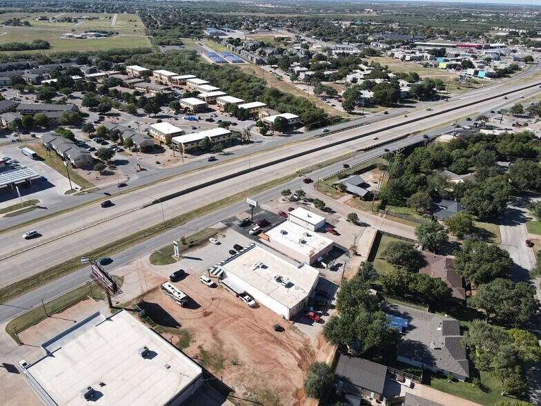 More Photos Of 2303 S Danville Dr, Abilene Office For Lease