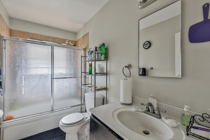 More Photos Of 1927 82nd Ave, Oakland Apartments For Sale