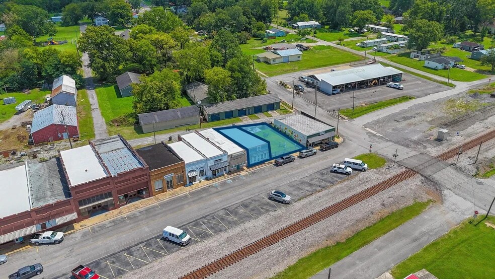 More Photos Of 46 Railroad Ave, Falkville Storefront For Sale