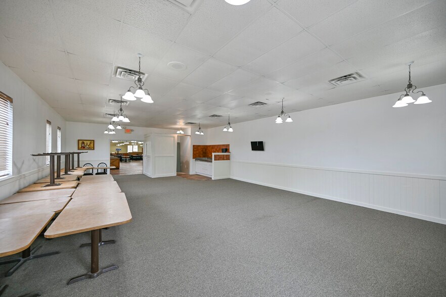 More Photos Of 2508 W 7th Ave, Corsicana Restaurant For Lease