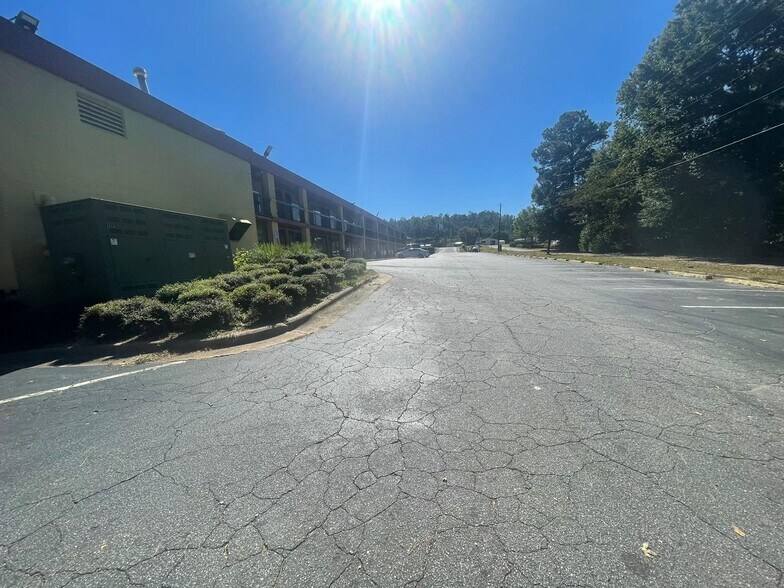 More Photos Of 1700 US-280, Phenix City Hotel For Sale