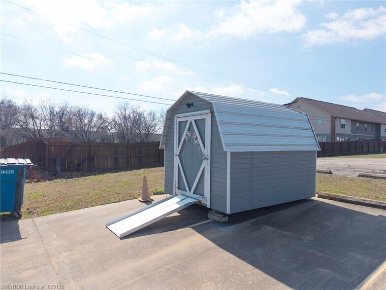 More Photos Of 6710 Dallas St, Fort Smith General Retail For Sale