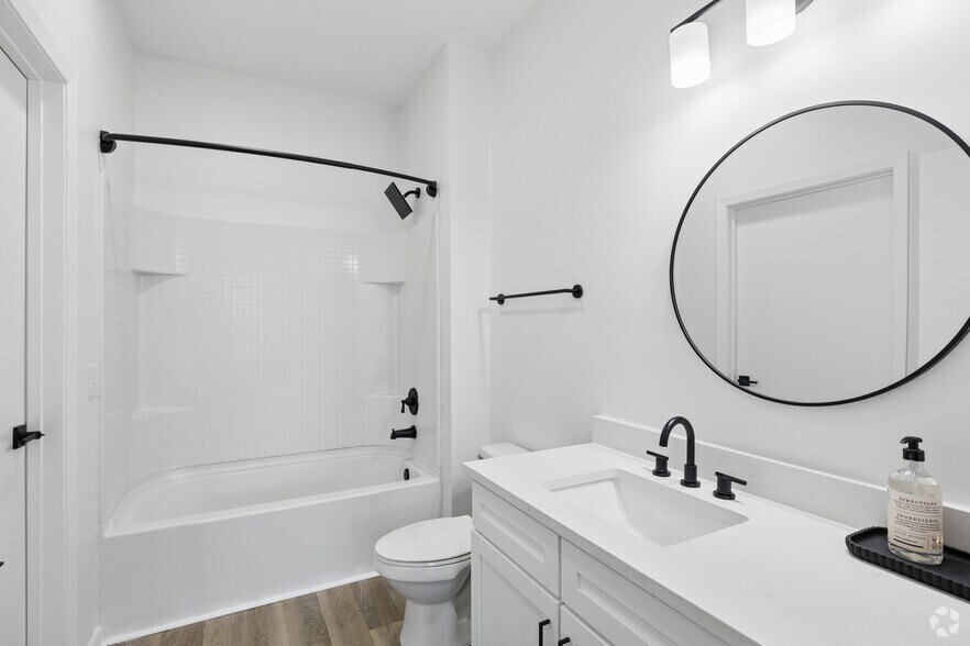 More Photos Of 725-735 Coleman Blvd, Mount Pleasant Apartments For Lease