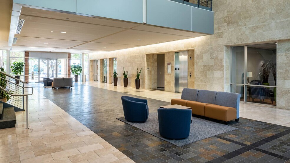 More Photos Of 9601 Amberglen Blvd, Austin Office For Lease