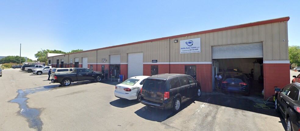More Photos Of 4802 Distribution Ct, Orlando Warehouse For Lease